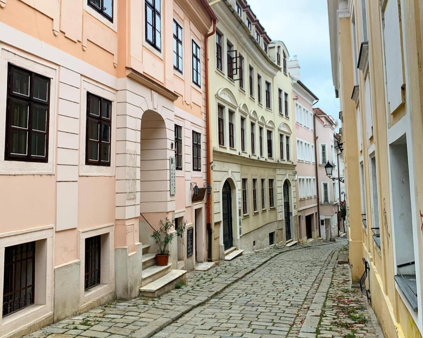 Apartment Emma - Old Town Bratislava Extérieur photo
